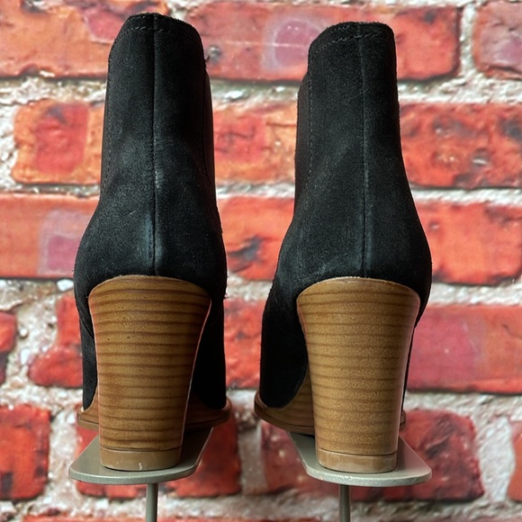 Black Suede Andre Assous Palmer Wedge Chelsea Western-Style Booties - Picture 14 of 17